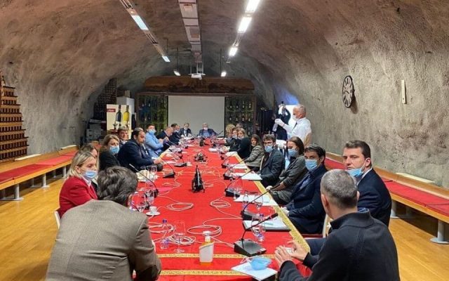 Одбор директора ,,Плантажа“ ће омогућити директору Вуковићу услове за преговоре