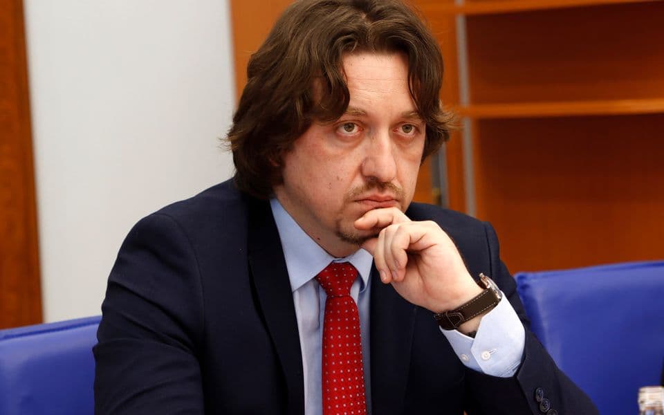 Влада планира продају "опала", Секуловић задужен за транспорт