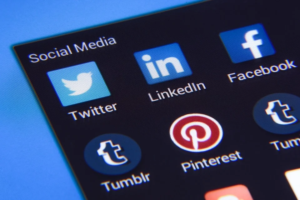 РУСИЈА КАЗНИЛА FACEBOOK И TELEGRAM