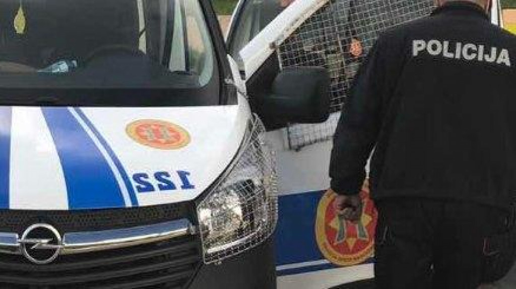 Вршњачко насиље у Петровцу: Дјевојчицу у школи ударали рукама и ногама, другу везали