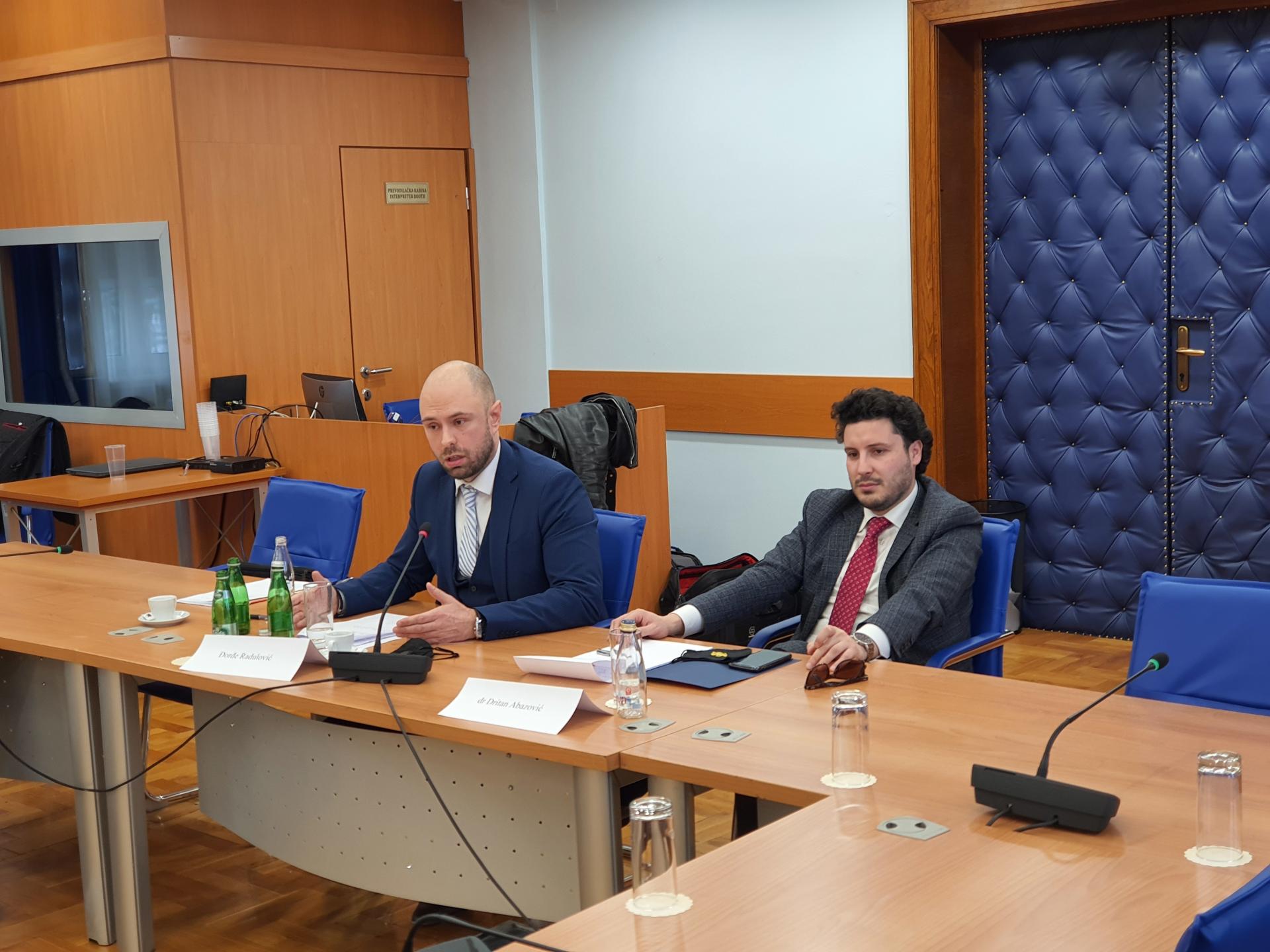 Абазовић и Радуловић на комеморацији у Сребреници