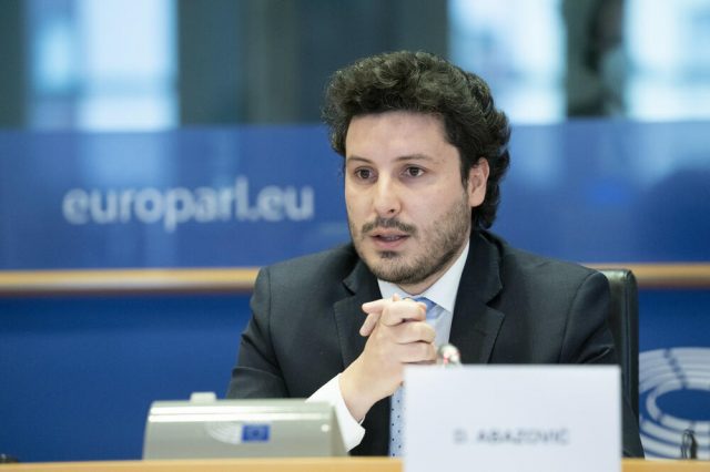 Абазовић дорађивао темељни уговор који је Кривокапић послао Патријаршији?