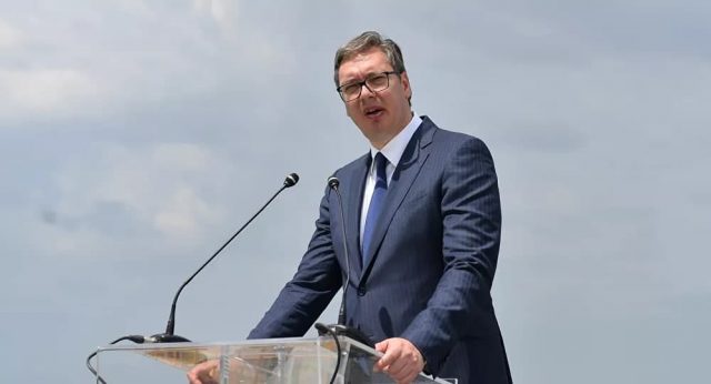 Вучић стао у одбрану чланова Кризног штаба: Нећете да тучете никога, ово је земља одговорних људи