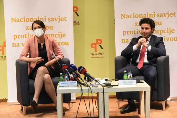 Ни након четири мјесеца од открића стамбеног збрињавања: Нико не одговара за потрошених 25 милиона евра на бахаћење тужилаца, судија и јавних функционера бивше власти!