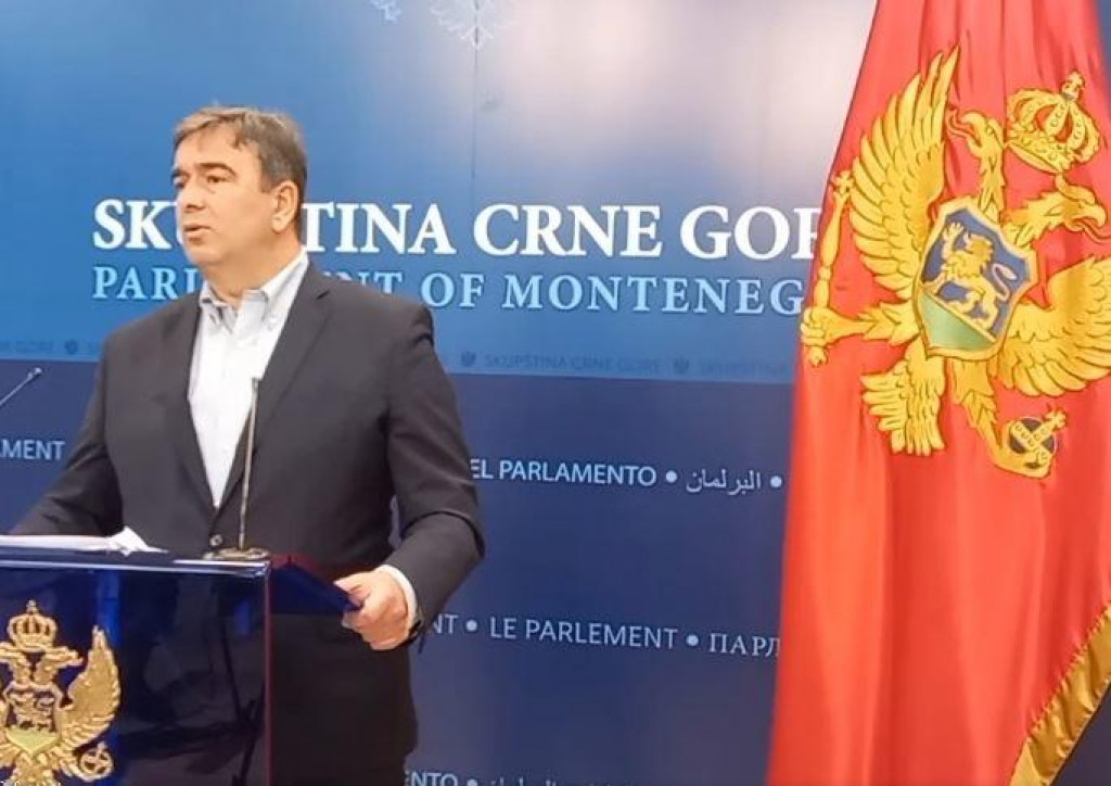 Медојевић о Спајићу: Вајбером уговорио милионске ангажмане, нек нам је Бог у помоћ