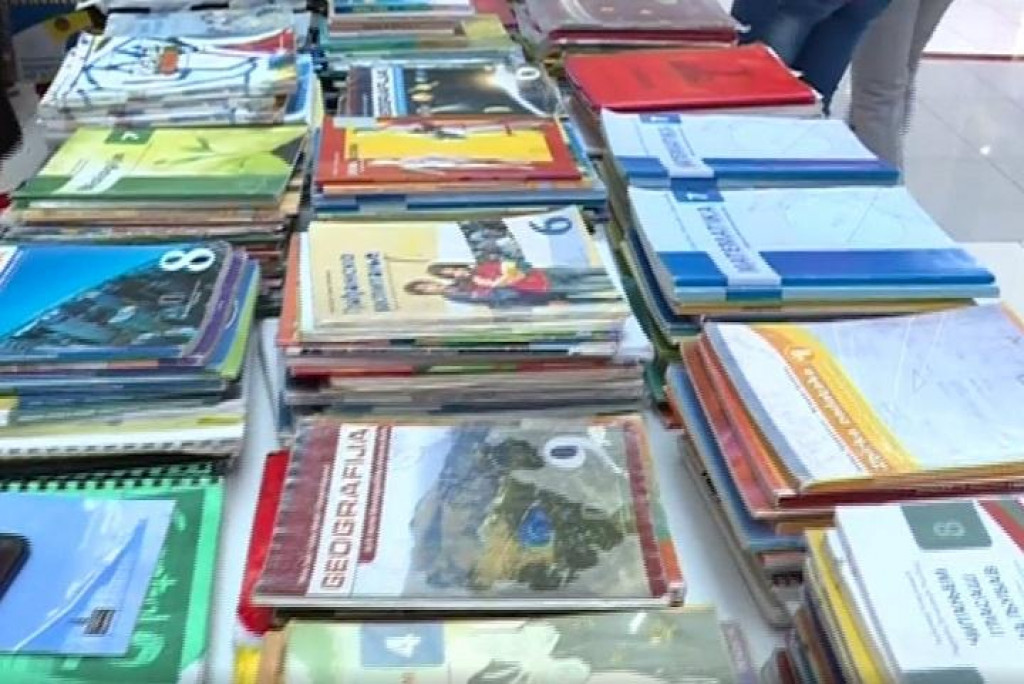 Почела дистрибуциjа уџбеника