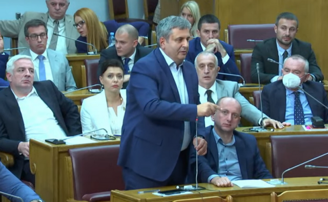 Радуновић: Вељовић командује комитама, па жели да изазове сукобе