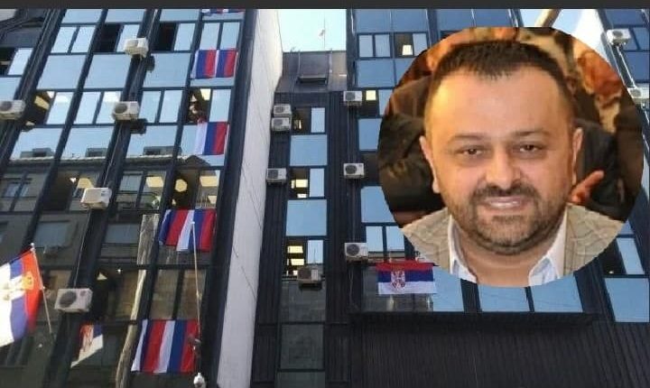 Тробојке и на зградама Електродистрибуције Београд; Јокић: Верујем да ће ово постати једна лијепа традиција