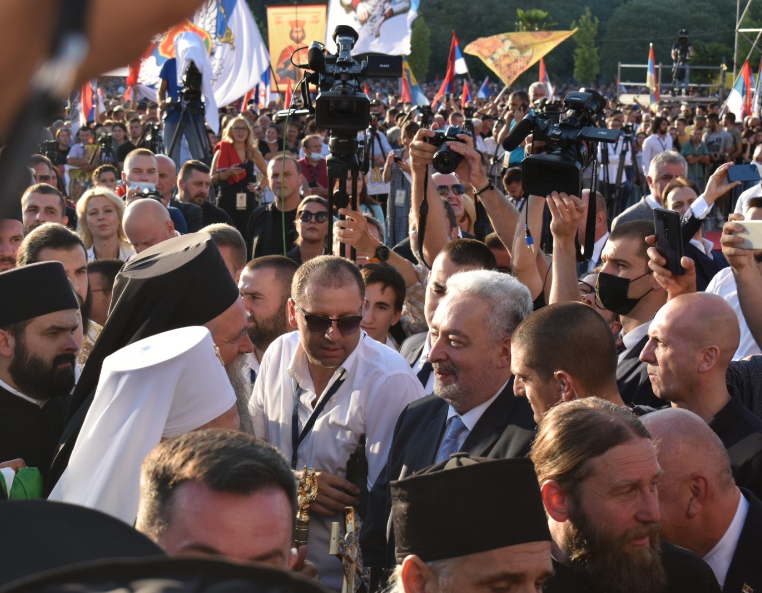 Премијер Здравко Кривокапић дошао на дочек патријарха Порфирија