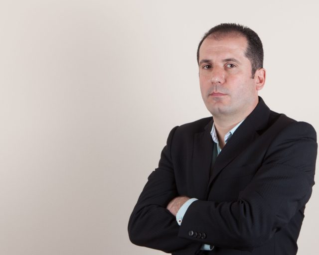 Каварић „потписницима“ петиције против СПЦ: Док се не покајете не зовите ме ни на свадбе ни на сахране