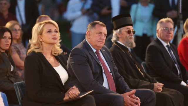 Бањалуком се ориле „Боже правде“ и „Моја република“