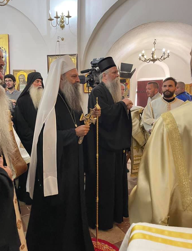Патријар Порфирије и Митрополит Јоаникије стигли на Цетиње - Устоличење почело