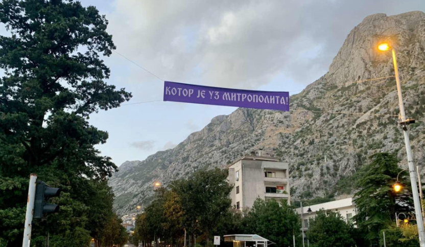 Михољски збор: Ми смо уклонили транспарент "Котор је уз митрополита" јер ће бити раширен испред Храма у Подгорици
