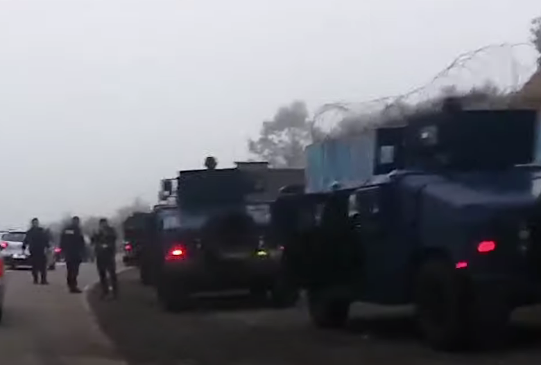 Петковић: "Планирају да скидају српске регистарске таблице на административним прелазима"