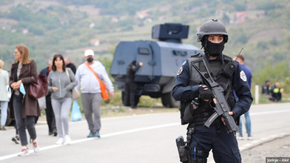 На Јарињу грађани одлучни да остану и ноћас