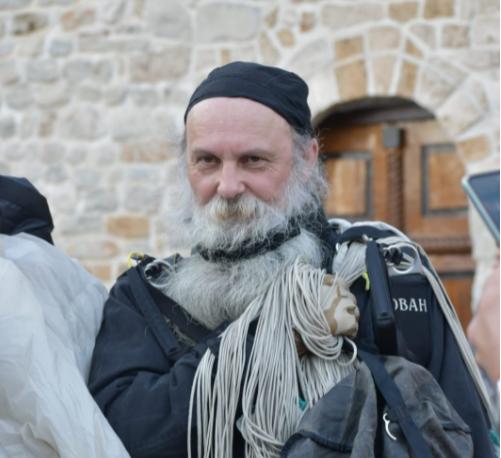 Епископ Јован Ћулибрк приредио спектакл на небу изнад манастира Ђурђеви Ступови (ФОТО)