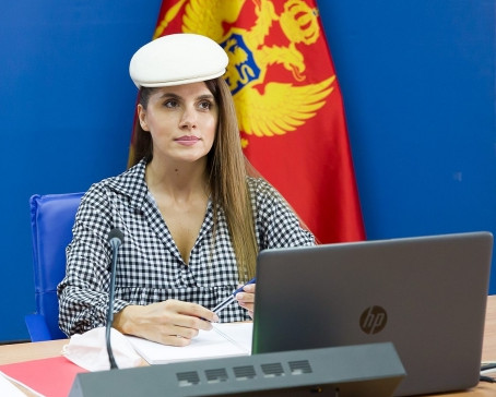 Глупост дана; Александра Вуковић (ДПС): Веома је чудно да се у Црној Гори, као секуларној држави више збори о цркви него у Светој столици