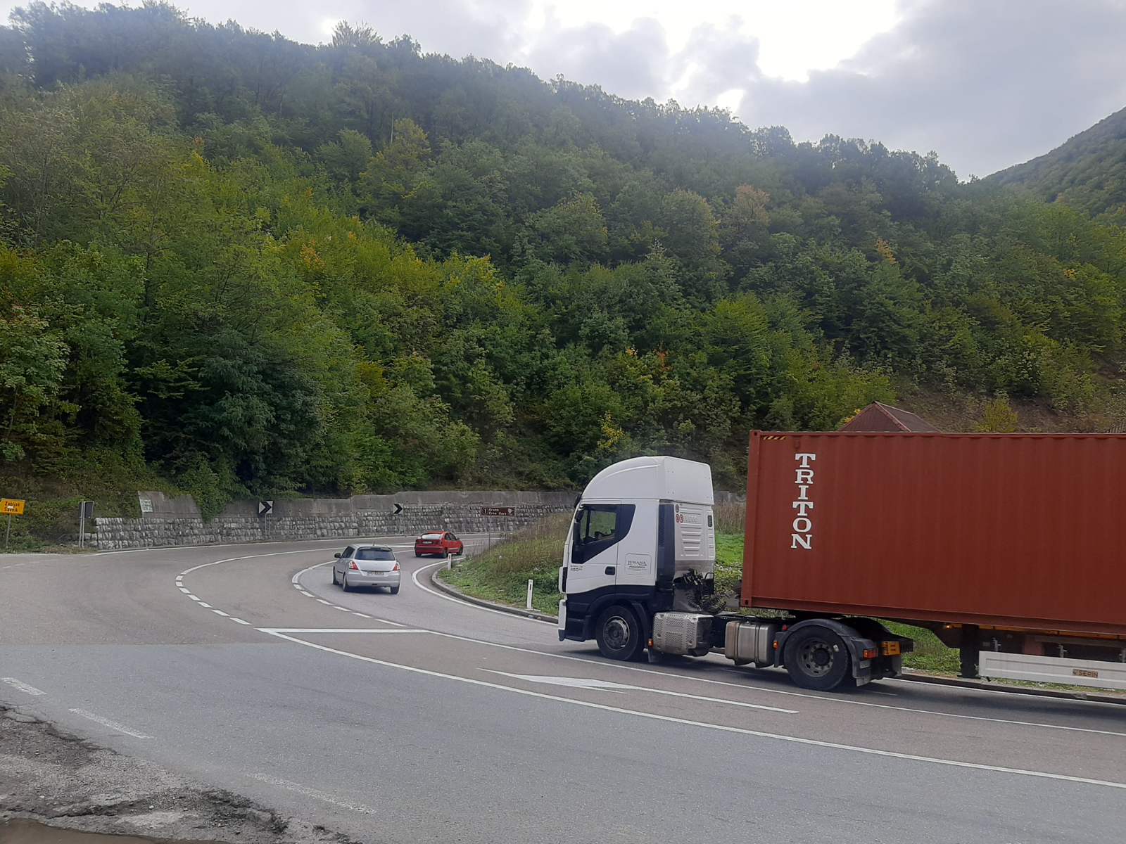 Саобраћа се по претежно сувим коловозима