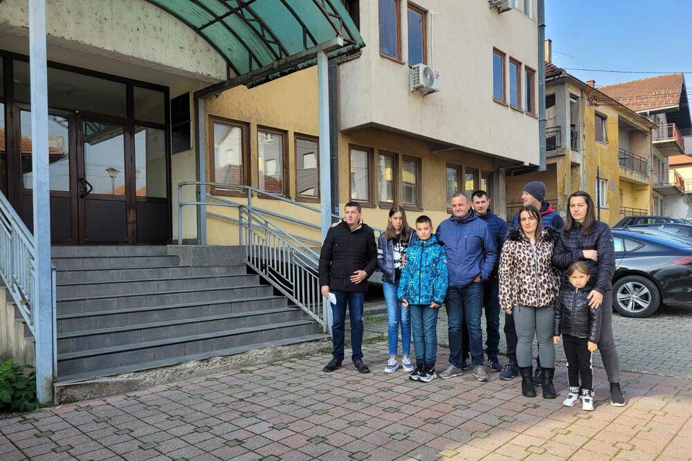 Протест родитеља беба инфицираних у бјелопољској болници