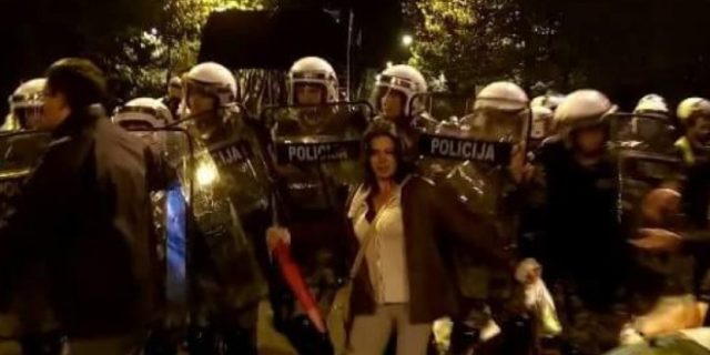 Данас је шест година од бруталне акције разбијања протеста ДФ-а, када су ухапшени и пребијени посланици, новинари и слободни грађани
