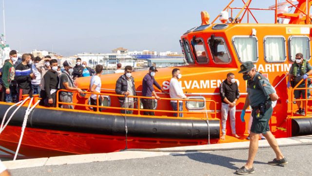 Ухапшени држављани БиХ и Црне Горе: Покушали да прокријумчаре осам миграната