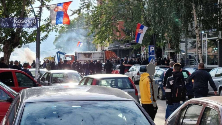 Најновије вијести: Росу пуцала на Србе, десетине повређено на Косову, један погођен у груди - Фото/Видео