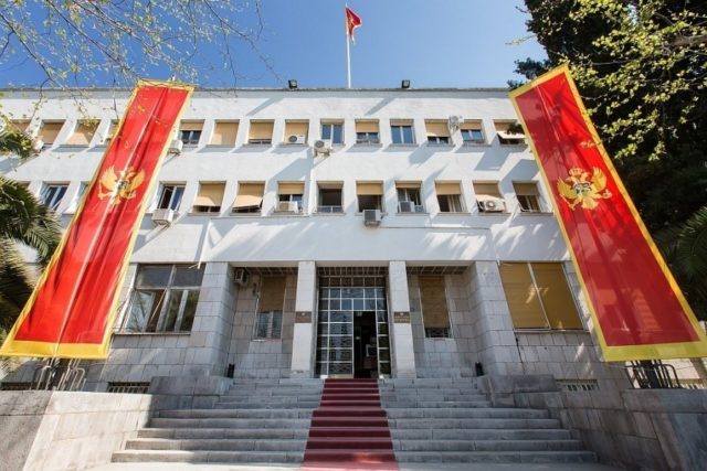 Почетак засиједања Скупштине касни због састанка опозиције