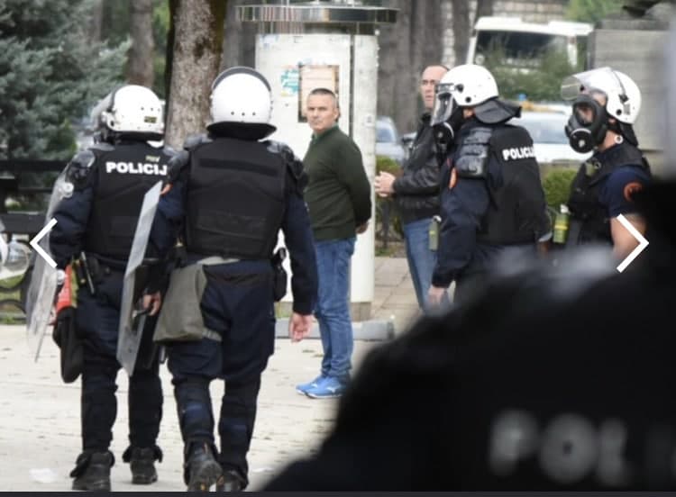 Вагају да ли да оптуже Вељовића за напад на полицију на Цетињу