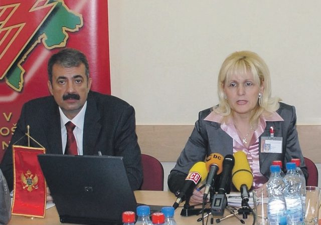 Један запослени, четири гласа: Ко штити брачни пар Зорана и Вукицу Јелић?