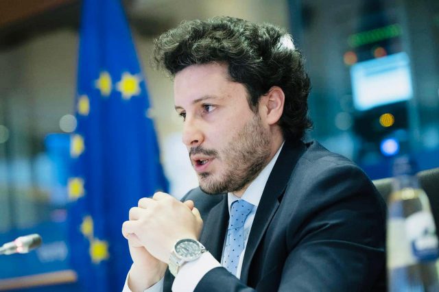 (ВИДЕО) Абазовић: Неће нас тајкуни уцјењивати ни по цијену рата!