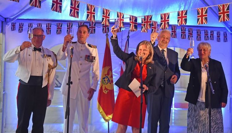 Британци у анкети масовно гласали да Кривокапић остане премијер; За Кривокапића гласала и бароница Голди?