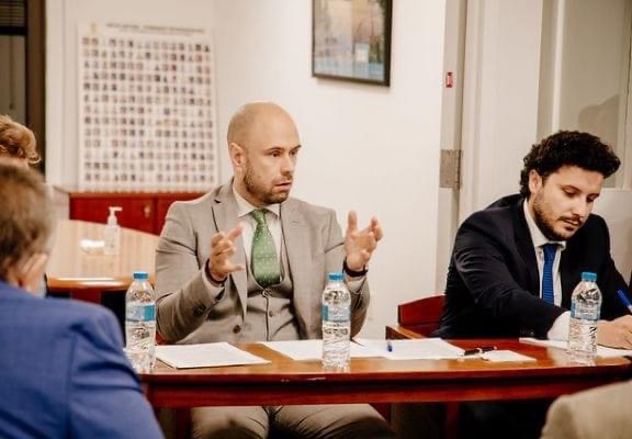 Министар Радуловић назвао шизофренијом што Руси гостују код нас, а Кинези нам повољно позајмљују новац!