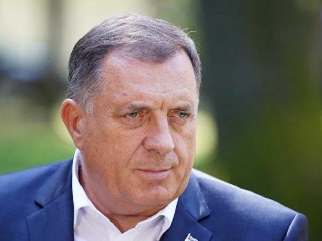 Додик најавио да ће укинути све британске програме у Републици Српској