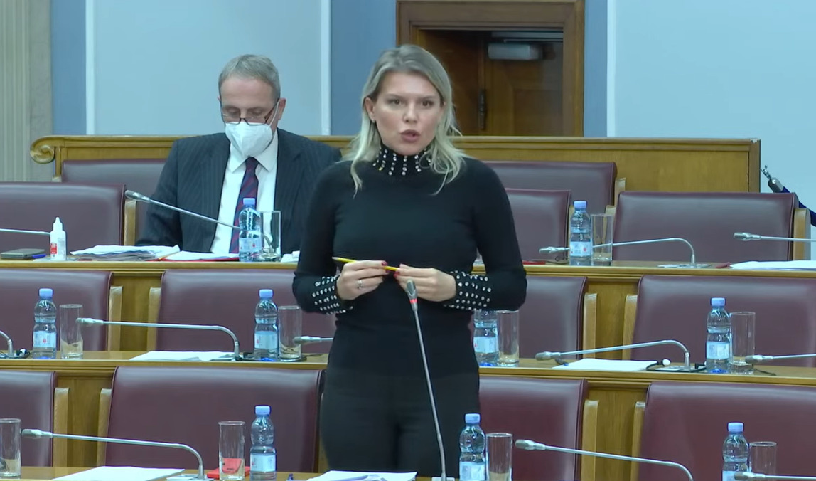 Глупост дана; Драгиња: "Како је неко предложио министра правде, а да није испитао његову биографију, како министарка просвјете може бити она која негира црногорску нацију. То само лудак може да направи”