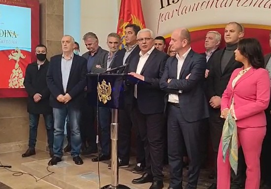Компромис или ванредни избори?