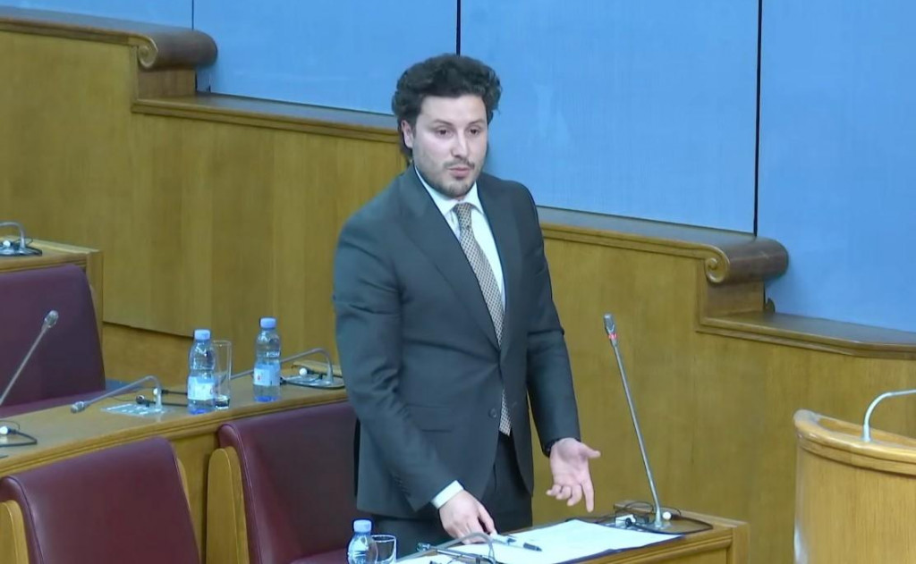Абазовић: Пејовић и тајкуни нека мене позову да пријете