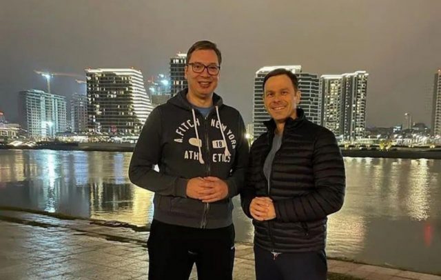 Мали с Вучићем: Ако нам блокирају мостове, право на шетњу још нису укинули