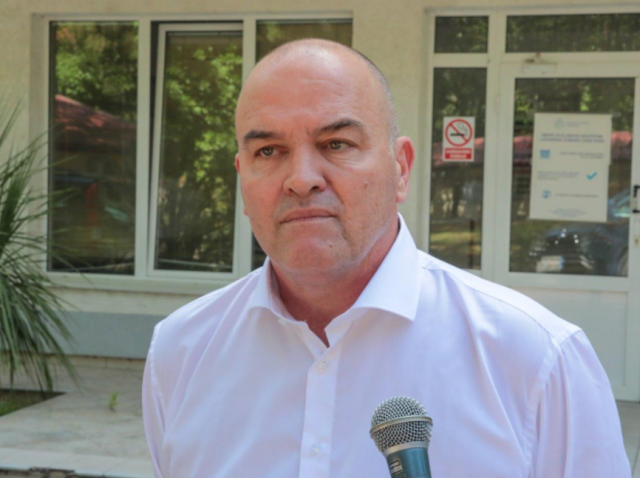 Мандић: Бивши НКТ корону “лијечио” ТВ наступима, а пацијенте заобилазио у широком луку