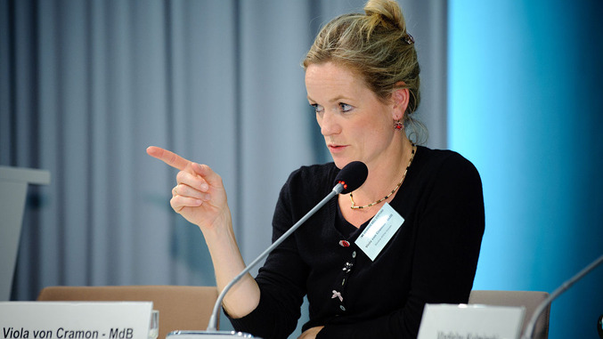 Нове СРАМНЕ поруке европске посланице: Српска православна црква не постоји!