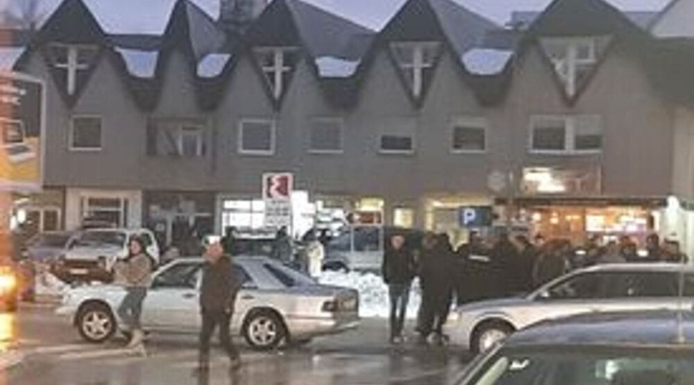 Жабљачки угоститељи блокирали саобраћај због мјера
