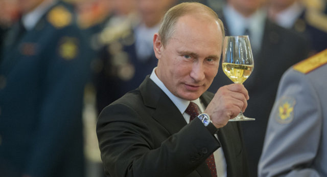 Путин честитао Дан државности Србије: Руско-српске везе доприносе европској стабилности