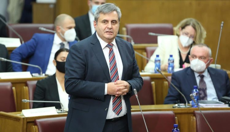 Радуновић тражи повлачење резолуције о руској агресији: Подржавамо територијални интегритет Украјине јер тиме чувамо и интегритет Србије
