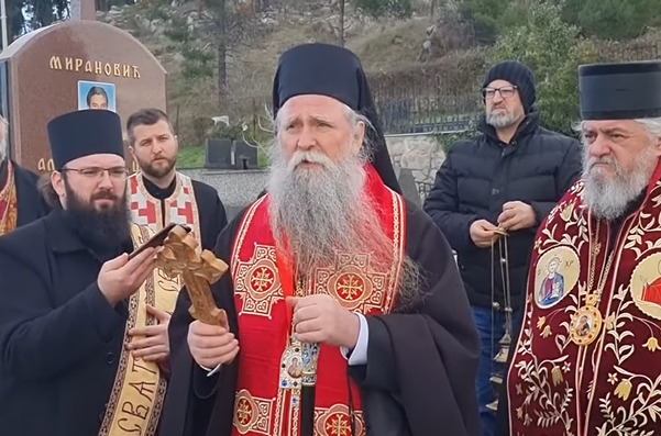 Сахрањени земни остаци др Божидара Бојовића, опело служио Митрополит Јоаникије