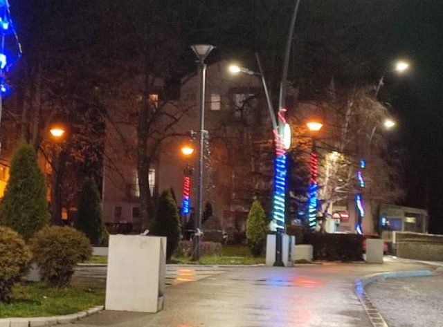Андријевица окићена у бојама тробојке (ФОТО)