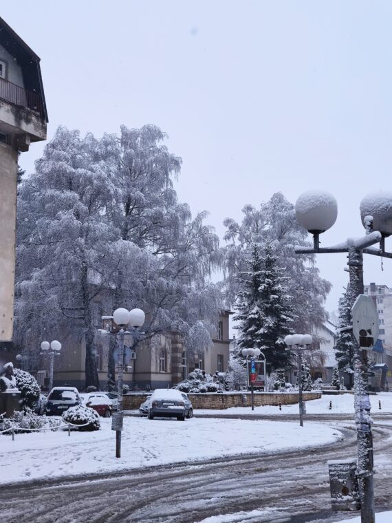 Данас почиње зима и траjаће 89 дана