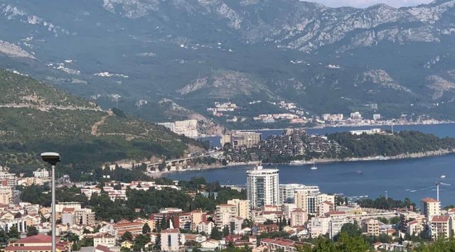 У Будви се отказују резервације, најављују затварања локала