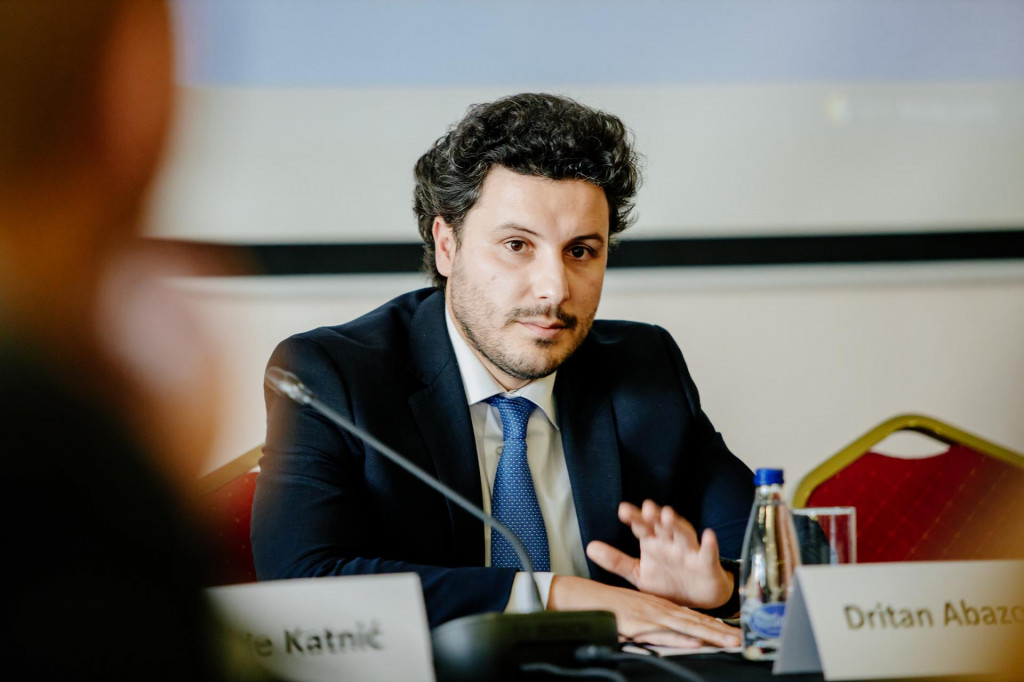 Абазовић: Пријатељски препоручујем ДФ-у да не иду у деструкцију