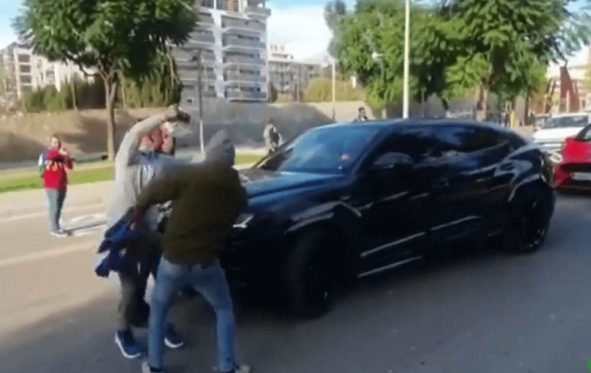 Фудбалера Барселоне пресрели навијачи