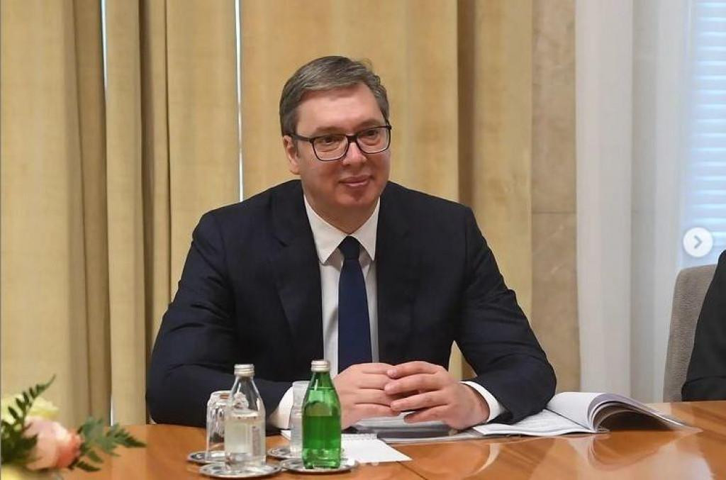 Вучић: Никшићу смо поклонили новац за пројекте