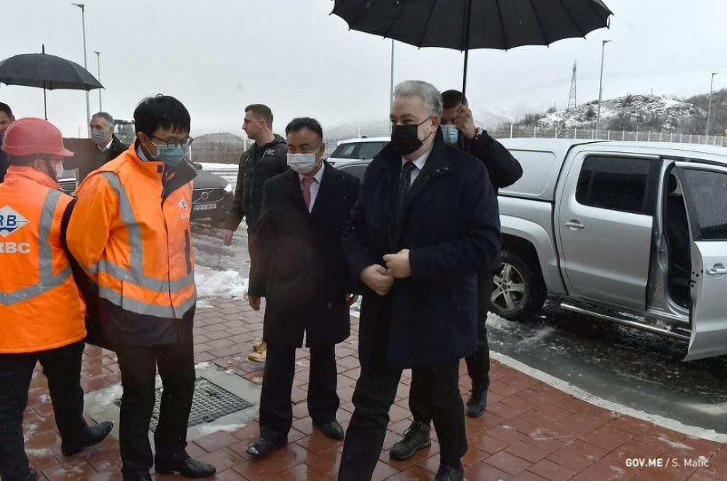 Кривокапић и Бојанић са кинеским амбасадором, обишли завршне радове на ауто-путу